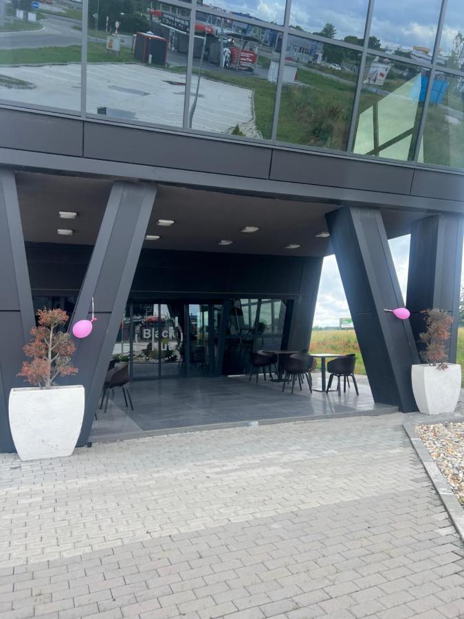 Dunajská Streda Black Hut Pension&Restaurant ***酒店 外观 照片